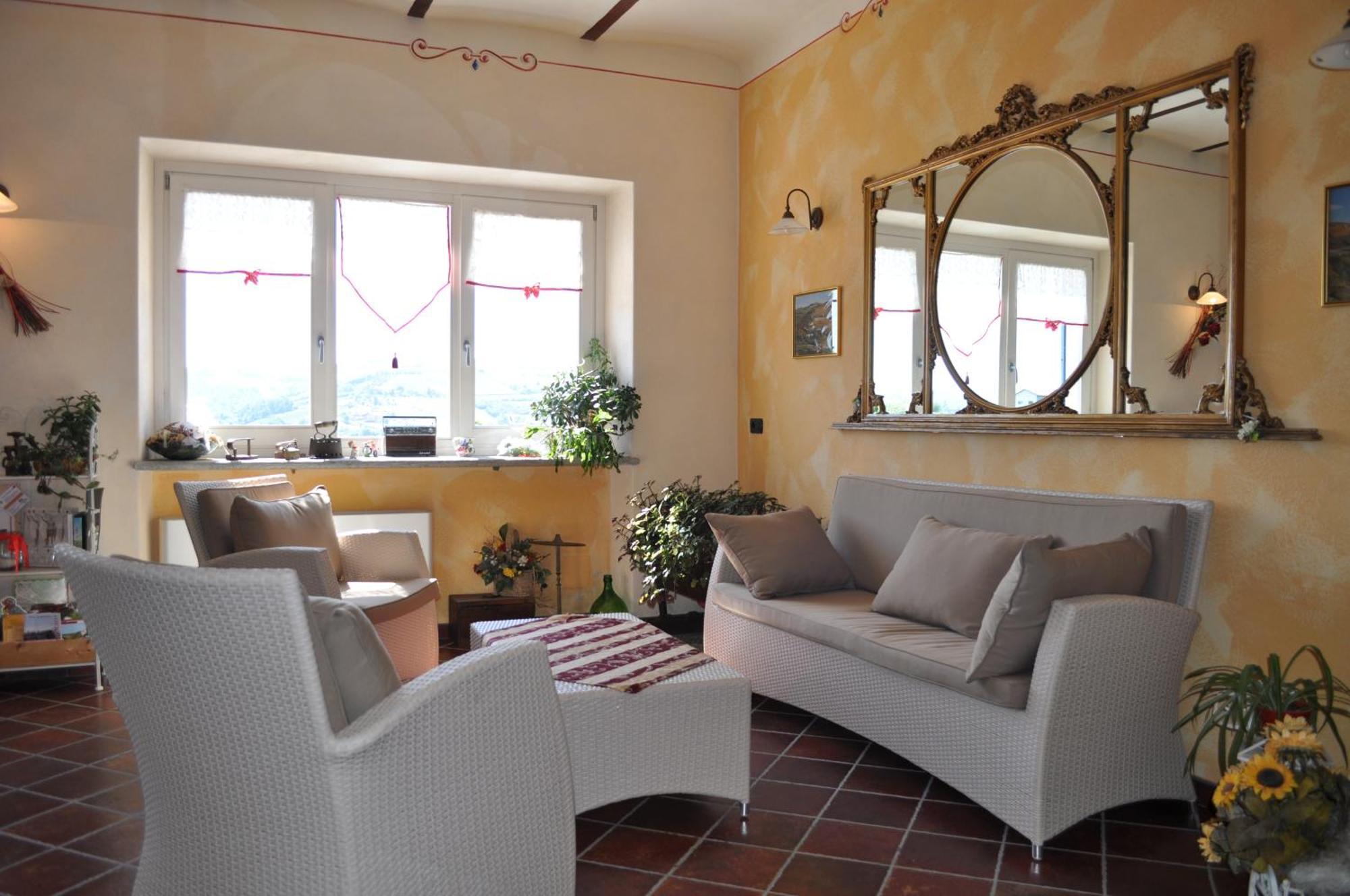 Bricco Rosso Guest House Farigliano Exterior photo