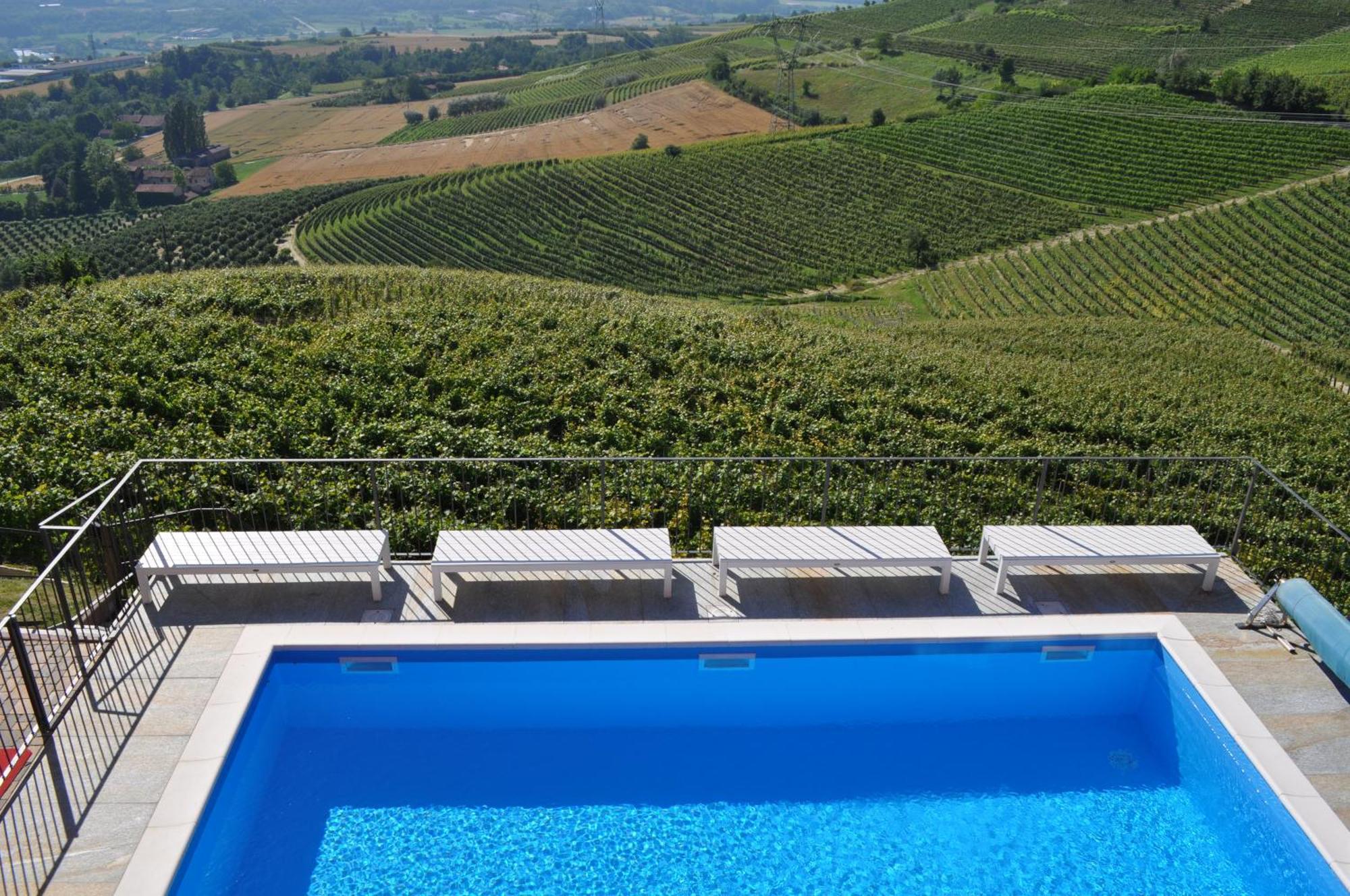 Bricco Rosso Guest House Farigliano Exterior photo