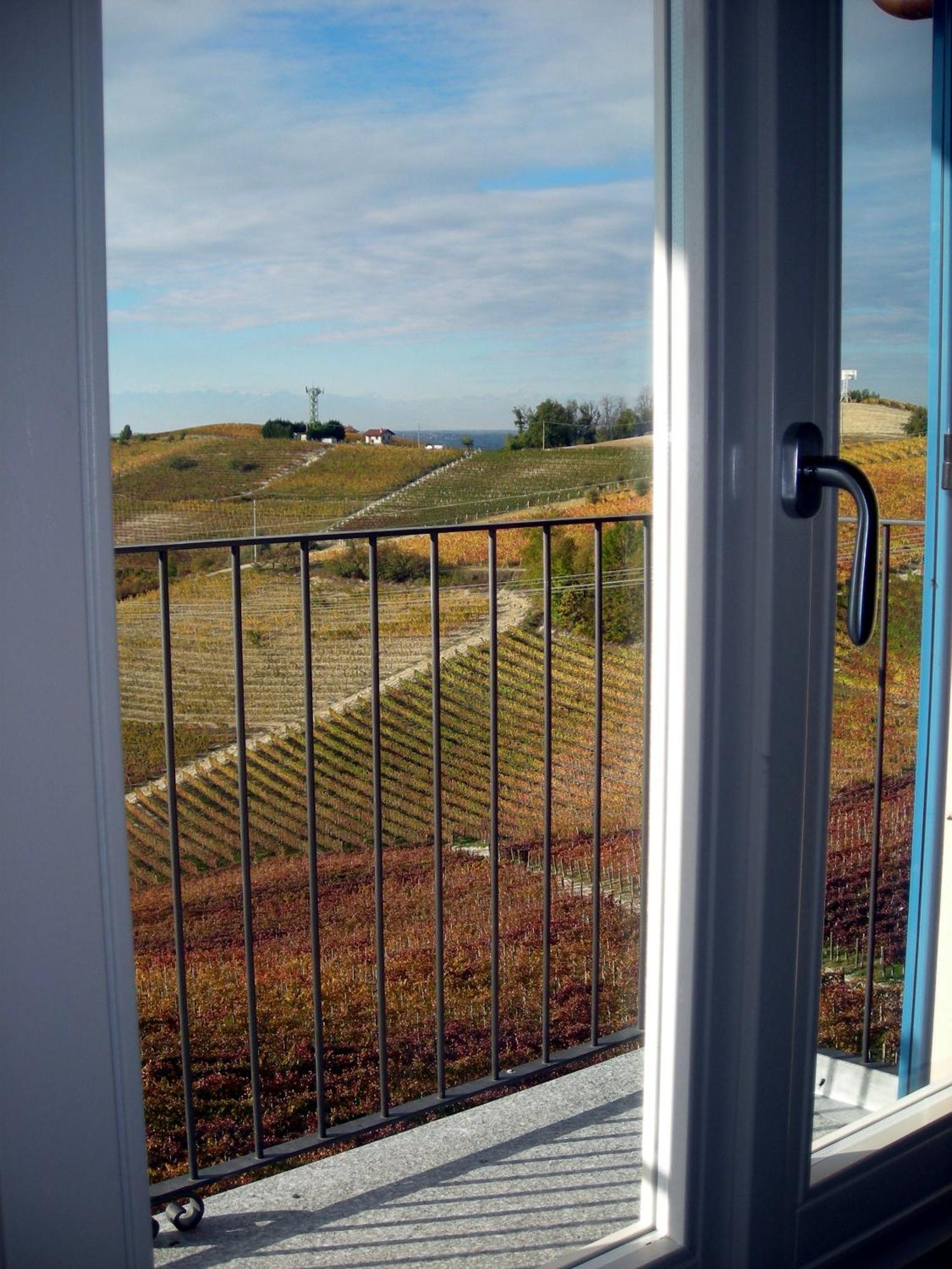 Bricco Rosso Guest House Farigliano Exterior photo