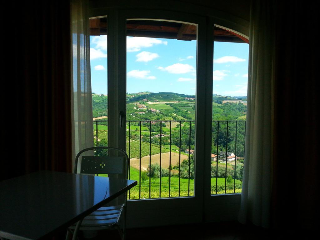 Bricco Rosso Guest House Farigliano Exterior photo