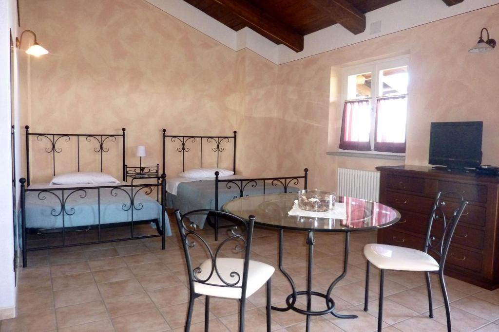 Bricco Rosso Guest House Farigliano Room photo