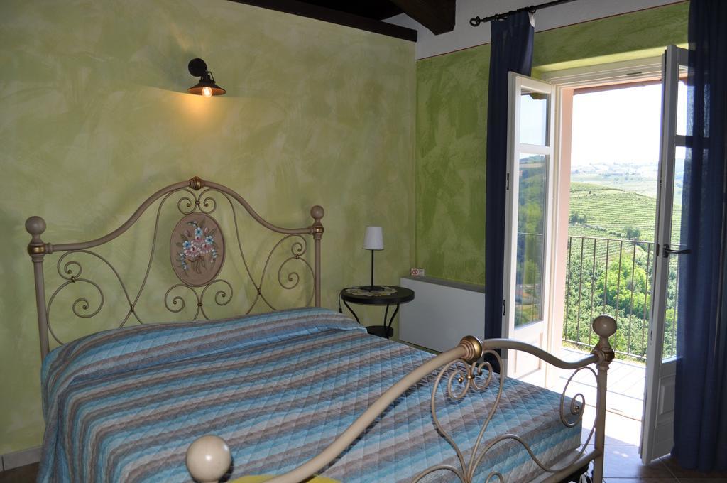 Bricco Rosso Guest House Farigliano Room photo